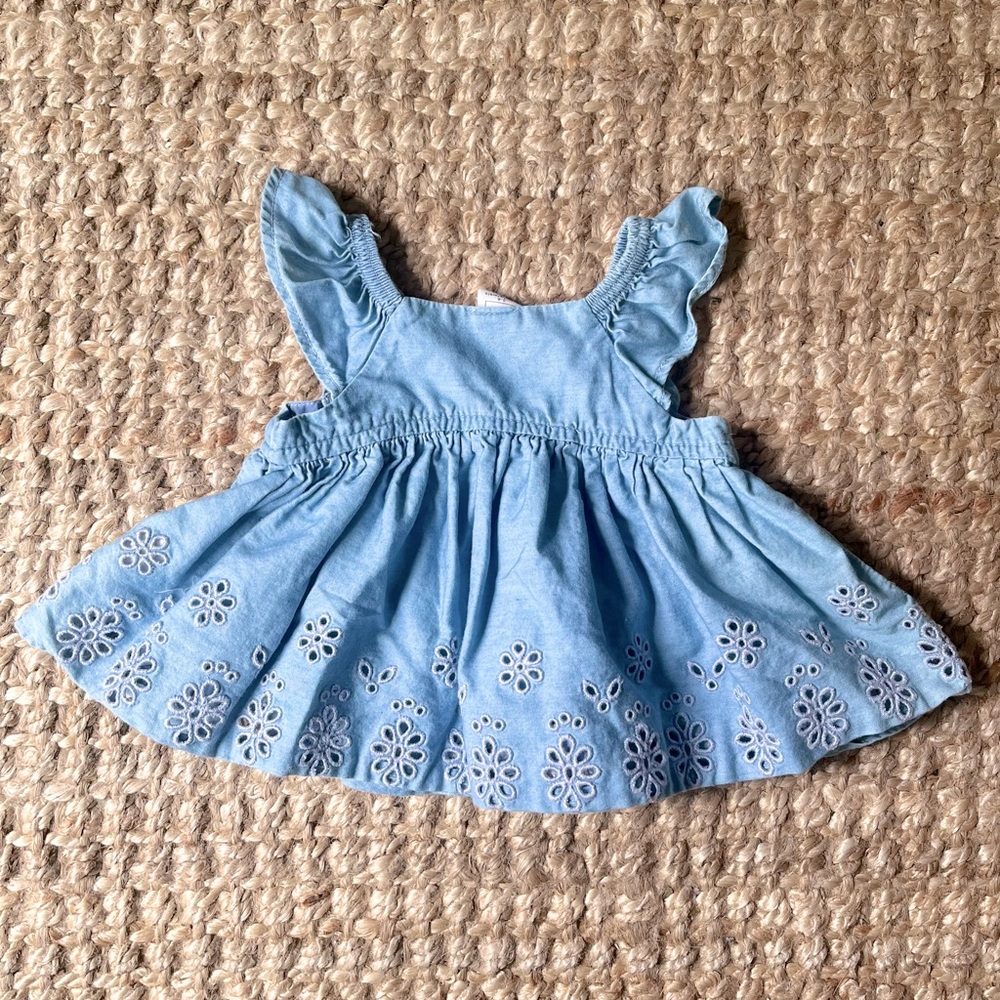 ❄️ baby gap eyelet dress